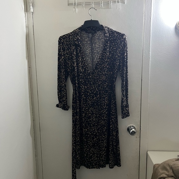Anne Klein Black and Gold Long Sleeve Wrap Dress - Picture 1 of 6